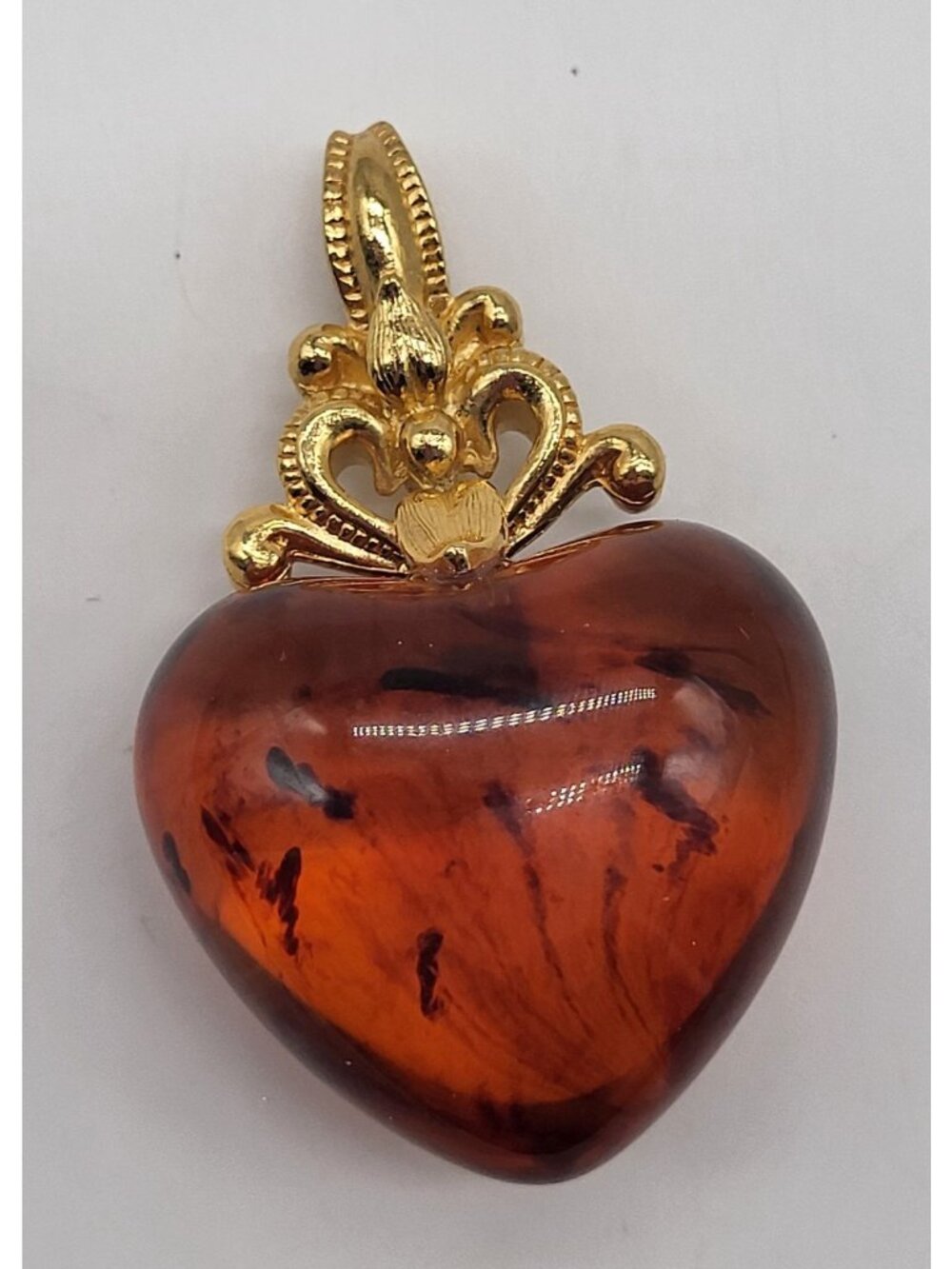 VTG Puffy Tortoise Shell Amber Color SIENNA HEART Pendant Gold Tone Avon - Picture 2 of 7